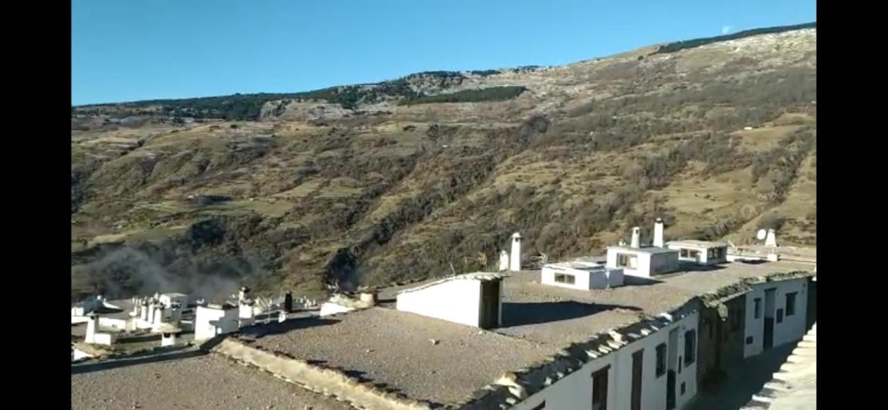Hostal Ruta De Las Nieves Capileira Eksteriør bilde