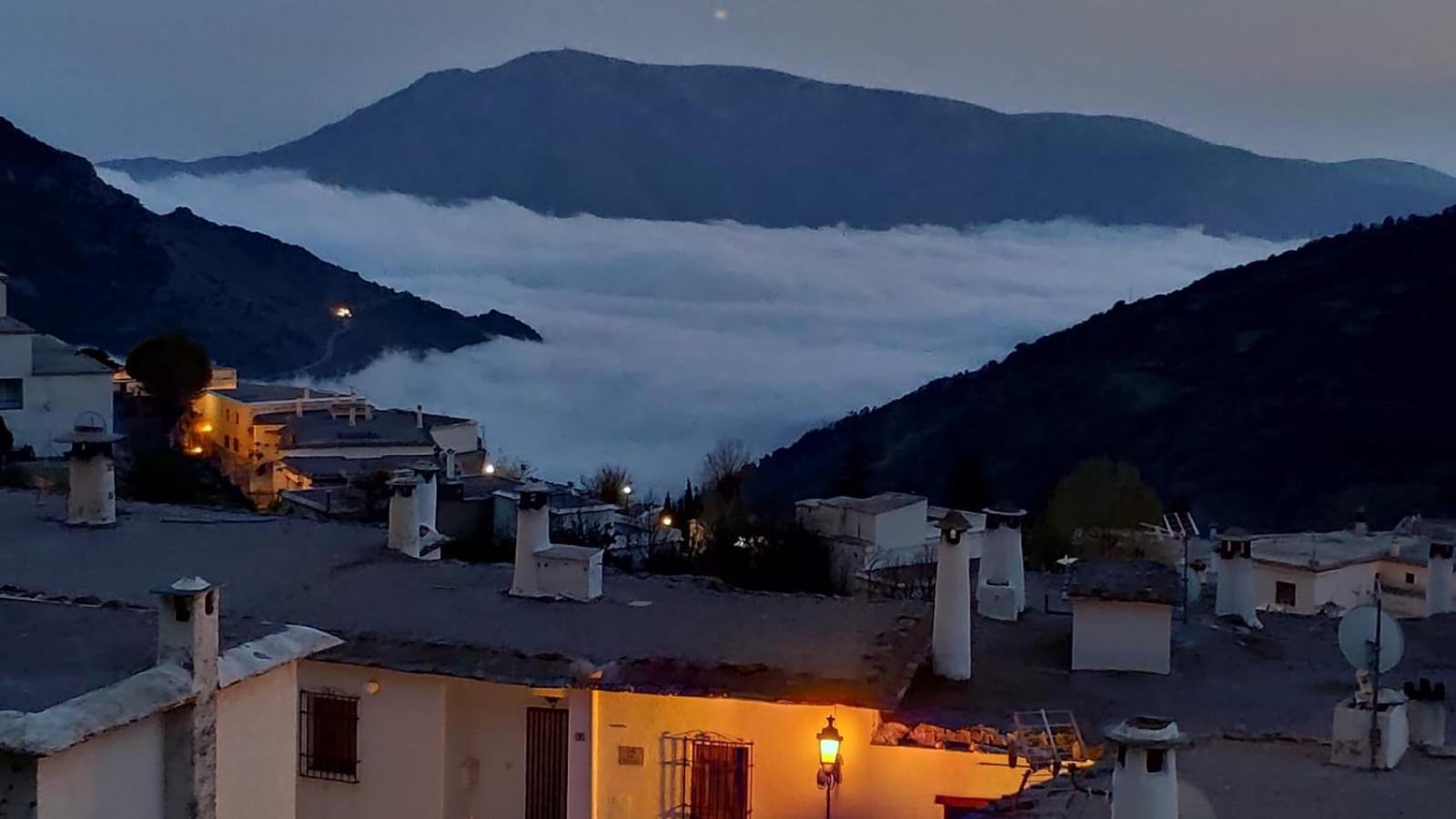 Hostal Ruta De Las Nieves Capileira Eksteriør bilde